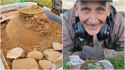 Un bărbat cu un detector de metale a găsit pe câmp două vase vechi din lut. Apoi a văzut ce era în ele: Nu-mi venea să cred Un bărbat cu un detector de metale a găsit pe câmp două vase vechi din lut. Apoi a văzut ce era în ele: Nu-mi venea să cred